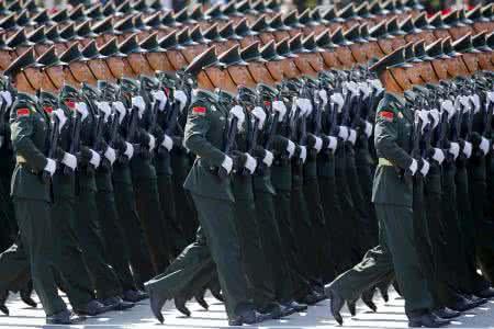 八一阅兵在线观看,震撼人心的八一阅兵盛典，共筑强国梦想